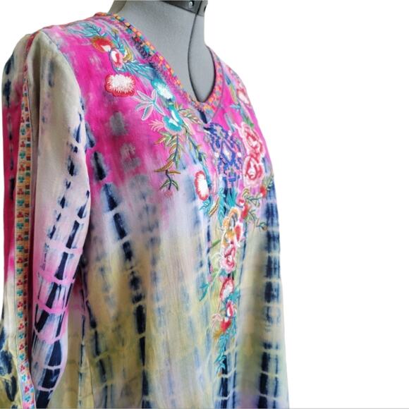 Calesas Embroidered Tie Dye V-neck Tunic Size Small Pink Blue Floral - Picture 3 of 9